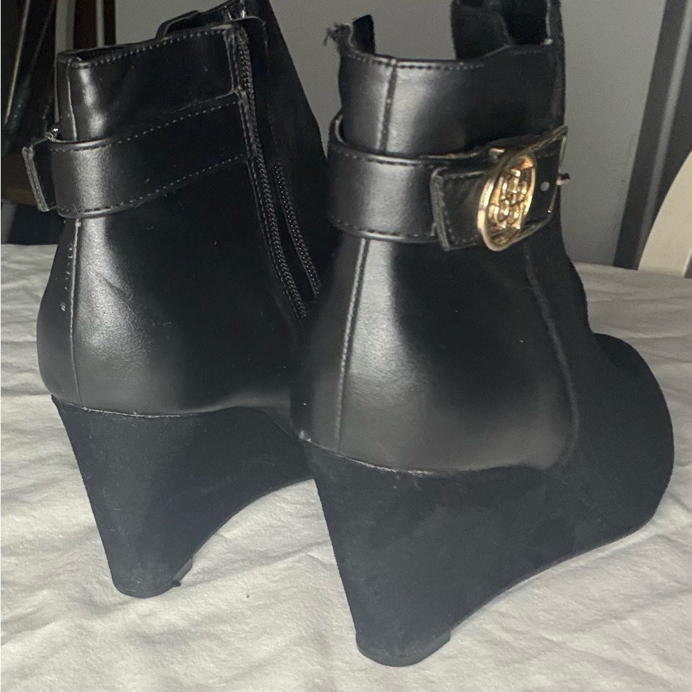 Elegant Black Ankle Boots - Picture 6 of 6